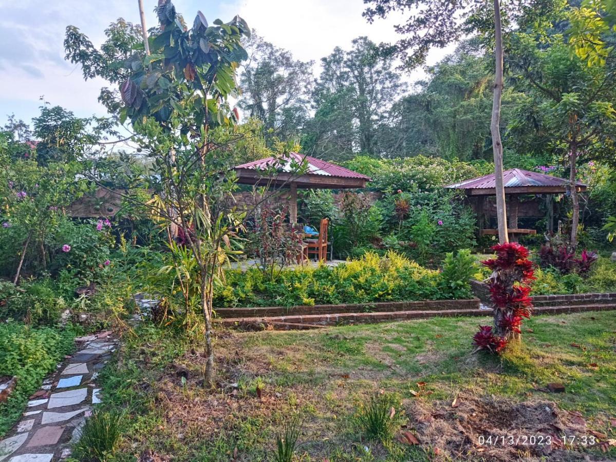 Gabelo Guest House Bukittinggi Extérieur photo
