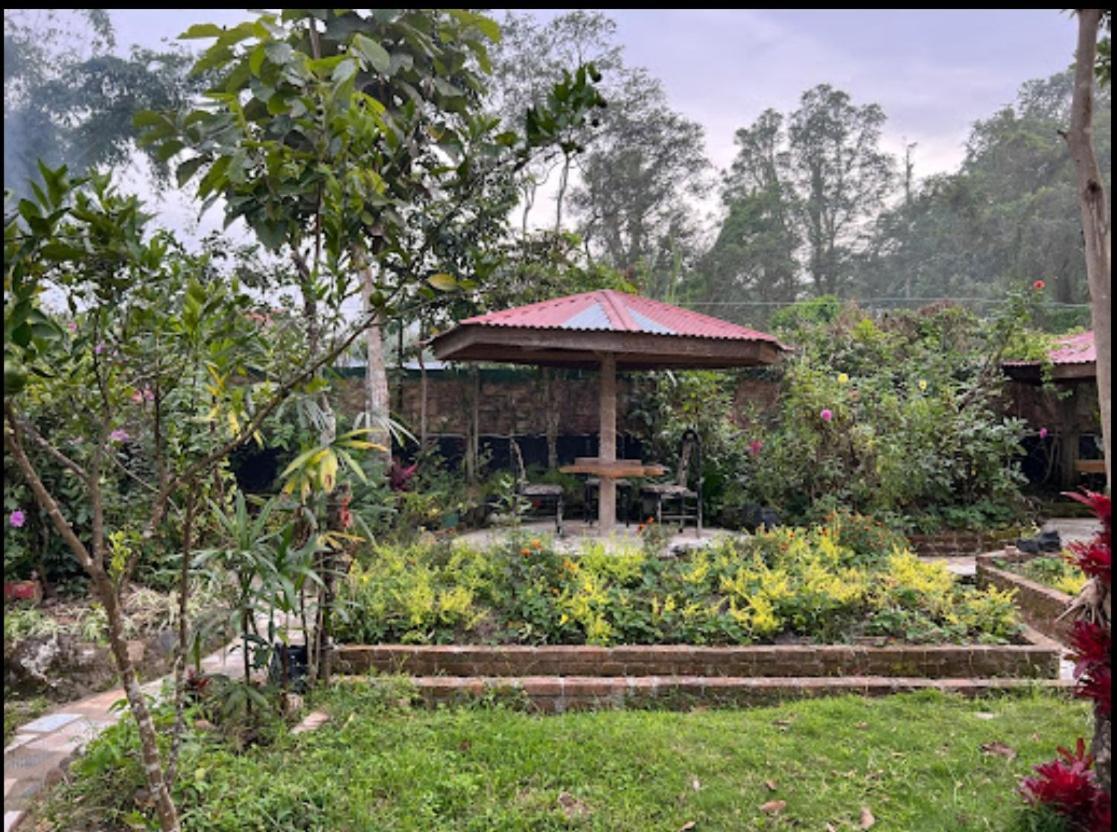 Gabelo Guest House Bukittinggi Extérieur photo